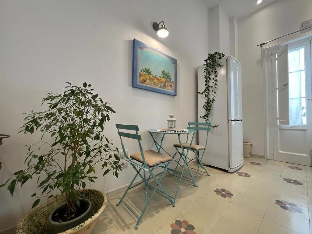 Lux Domus Apartment Bari 0*,  Italie